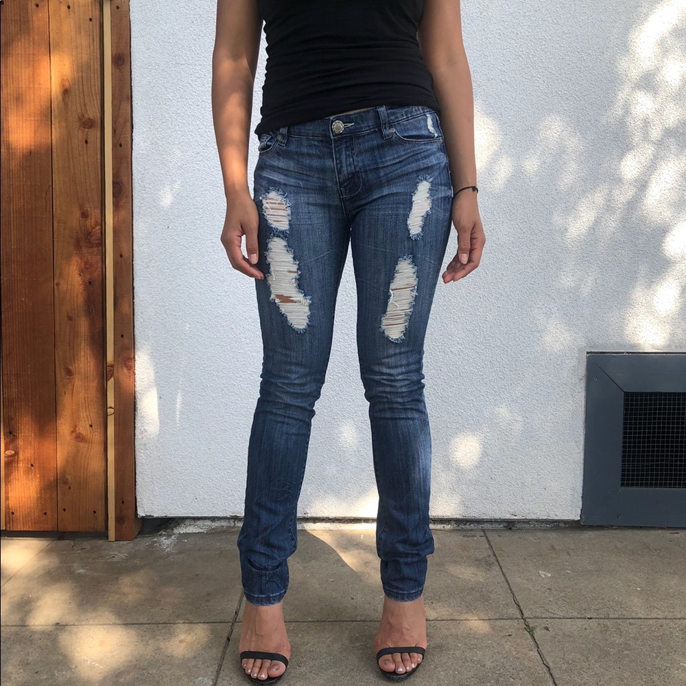 Women’s Distressed Do Denim Jeans